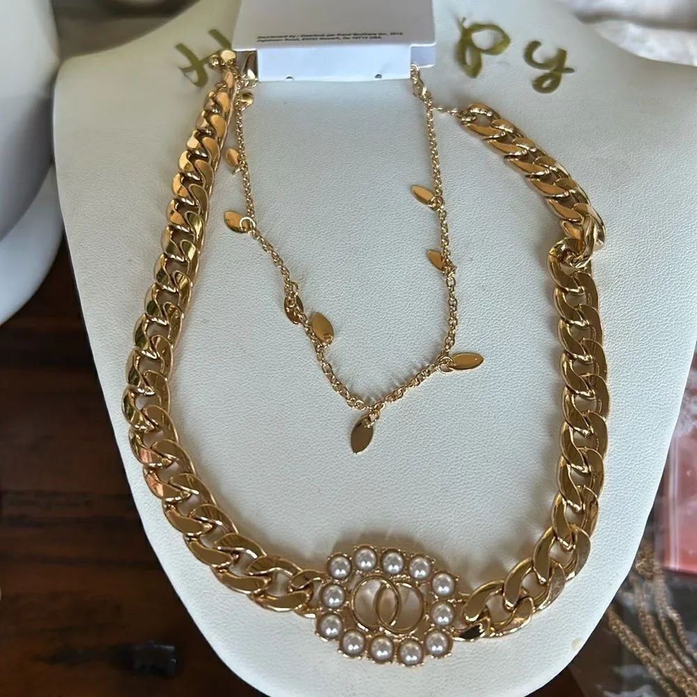 Statement necklace with chocker NWT gold color with faux pearls pendant details